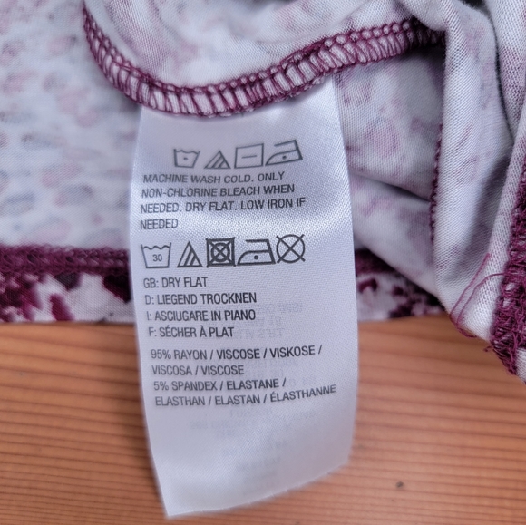 LOGO Blouse ~ 1X - Picture 5 of 9